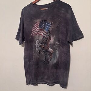 The Mountain Men's T-Shirt Size Large American Flag Eagle Gray